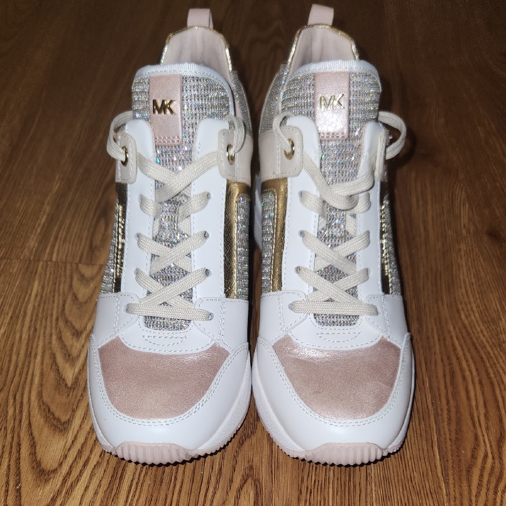 Michael Kors White With Blush & Gold Glitter Sneakers, Size 6.5M - Picture 2 of 11